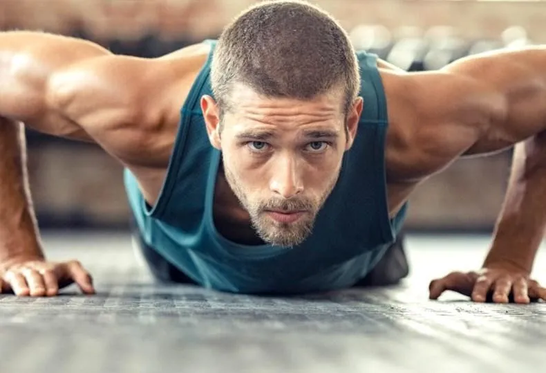 Тренировки для мужчин: как похудеть и подкачаться дома и в зале